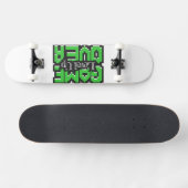Game Over, Level Up: Gepixelde Retro Game Wereld Persoonlijk Skateboard (Horizontaal)