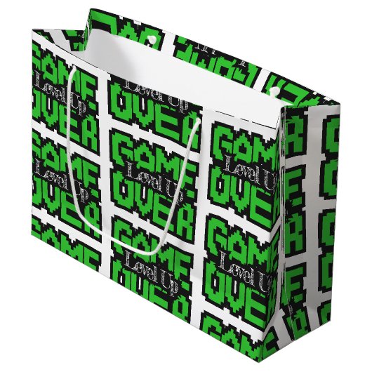 Game Over, Level Up: Retro Pixel Sandbox Avontuur Groot Cadeauzakje (Voorkant Gekanteld)