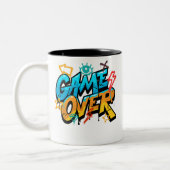 Game Over Mug – Classic Gamer Cup with Retro Sty Tweekleurige Koffiemok (Links)