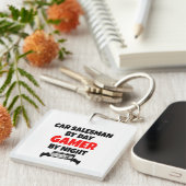Gamer Car Salesman Sleutelhanger (Voorkant Rechts)