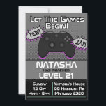 Gamer Girl Dark 21st Birthday Invitation Kaart<br><div class="desc">Met deze leuke uitnodiging vieren we de verjaardag van je gamer vriendin! Gebruikt een donkerzwart en grijs kleurenschema, en kenmerkt een videospelcontrolemechanisme en het leuke stripboek het stileren. Pas de naam, leeftijd, datum, tijd en locatie aan. Registreer elk element met vectorgrafiek in het Customize menu. 🎮 Art van JessicaAmber. Geüpload...</div>