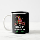 Gamer Gnome Buffalo Plaid bijpassende familie Xmas Tweekleurige Koffiemok (Links)