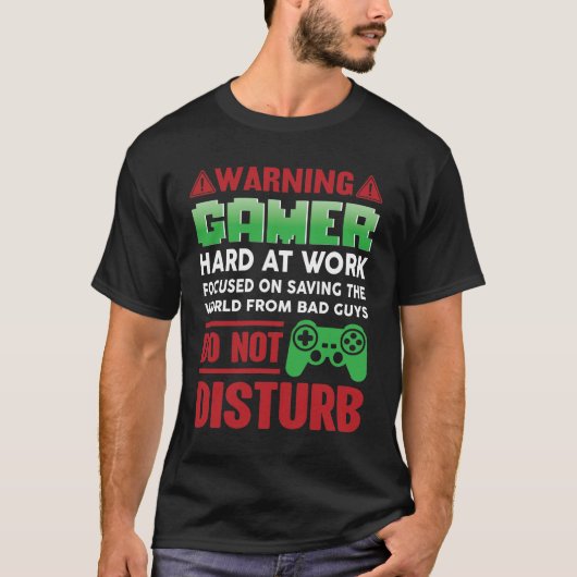 Gamer hard op het werk Fun T-Shirt (Voorkant)