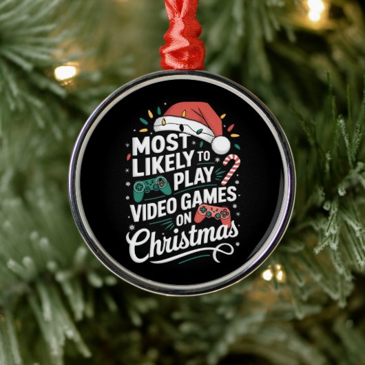 Gamer speelt waarschijnlijk videogames met kerst metalen ornament (Boom)
