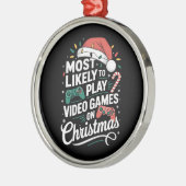 Gamer speelt waarschijnlijk videogames met kerst metalen ornament (Links)