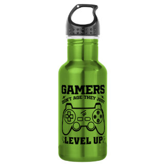 Gamers Worden Niet Ouder Ze Levelen Alleen Op Gami Waterfles