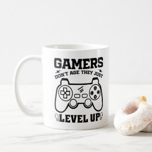Gamers worden niet ouder, ze levelen gewoon op voo koffiemok