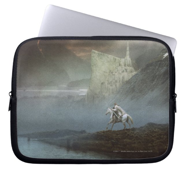 GANDALF™ neemt hobbits mee naar de beveiligde stad Laptop Sleeve (Voorkant)