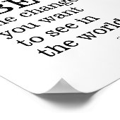 Gandhi citeert de verandering met kleurrijke veer poster (Hoek)