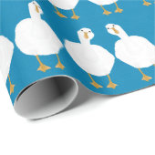 Gans die papierrollen wikkelt cadeaupapier (Rol Hoek)