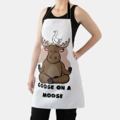 Gans op een Moose Dier Grappig Schort (Insitu)