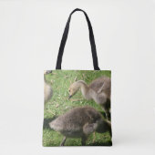 Ganzen op de gras tote bag (Voorkant)