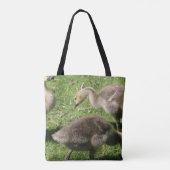 Ganzen op de gras tote bag (Achterkant)