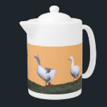 Ganzen theepot verzamelen<br><div class="desc">In een Deerpark in Laren, Nederland, zagen we deze schattige ganzen op het gras lopen in een rij omhoog. U kunt uw eigen achtergrondkleur kiezen, als u wilt.</div>