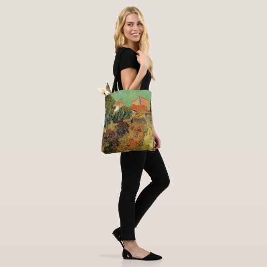 Garden Behind a House van Vincent van Gogh Tote Bag (Op model)