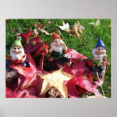 Garden-gnomen in de gaarne-Herfst rode bruine blad Poster (Voorkant)