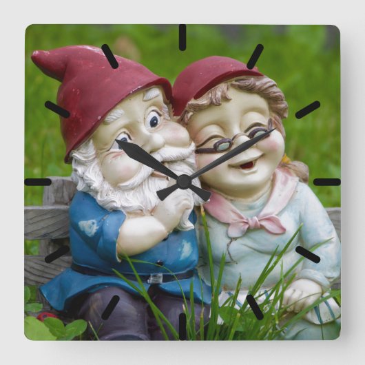 Garden Gnomes Couple Vierkante Klok (Voorkant)