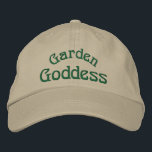 Garden Goddess Funny Geborduurde Pet<br><div class="desc">Garden Goddess schattig geborduurd pet. Bezoek Smilin' Eyes Treasures om meer dier-, bloem- en natuur fotografie en digitale kunstkaarten en geschenken te zien.</div>
