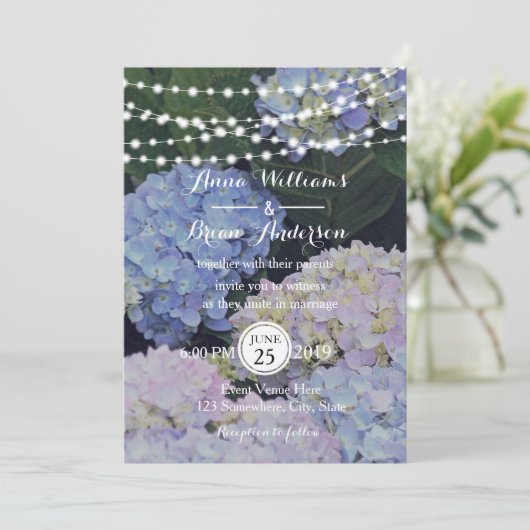 Garden Hydrangeas String of Lights Wedding Invite Kaart (Staand voorkant)