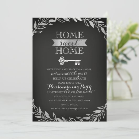 Garden Key Silver Chalkboard Housewarming Uitnodig Kaart (Staand voorkant)