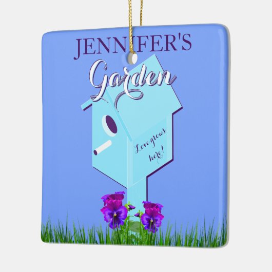 Garden: "Liefde groeit hier!" Birdhouse voor haar Keramisch Ornament (Links)
