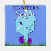 Garden: "Liefde groeit hier!" Birdhouse voor haar  Keramisch Ornament (Voorkant)