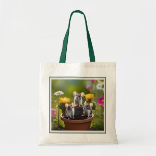 Garden Mischief: drie muizen in bloempotten Tote Bag