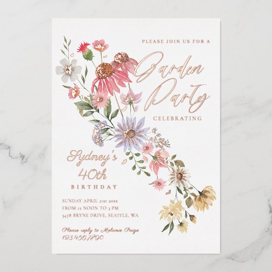 Garden Party Waterverf Wilde bloemen Birthday Folie Uitnodiging (Voorkant)