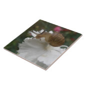 Garden Snagel en White Carnation Tile Tegeltje (Zijkant)