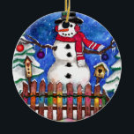 Garden Snowman Keramisch Ornament<br><div class="desc">Oorspronkelijke waterverf schilderij van Sandra Gale van een gelukkige sneeuwman in een sneeuw bedekte wintertuin. Geweldig ontwerp voor tuinders,  kinderen,  Moms en iedereen die van sneeuwpoppen en tuinscènes houdt.</div>
