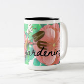 Garden theme mug with flowers and tools tweekleurige koffiemok (Voorkant rechts)