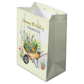 Garden Wheelbarrow Happy Birthday gepersonaliseerd Medium Cadeauzakje (Achterkant Gekanteld)