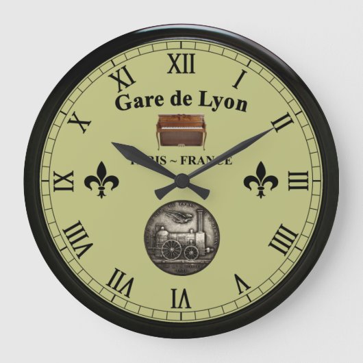 Gare de Lyon ~ Paris France ~ Upright Piano ~ Grote Klok (Voorkant)