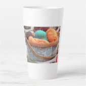 Garens in berkenschors mand latte mok (Voorkant)