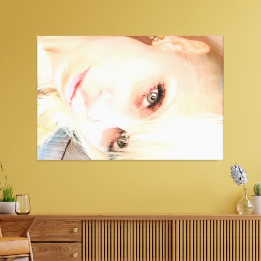 Gargantuan Gidget 60 inch x 40 inch Canvas Afdruk (Insitu (Woonkamer))