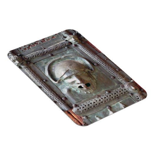 Gargoyle-paneel van de linkerdeur van het portaal, magneet (Rechterzijde)