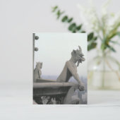 Gargoyle uit de balustrade van de Grande Briefkaart (Staand voorkant)