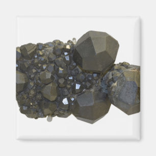 Garnet in natuurlijke vorm magneet