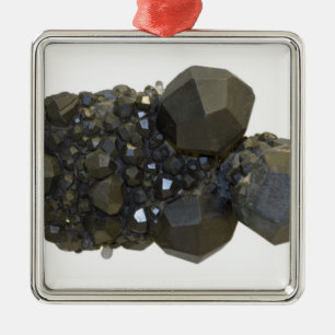 Garnet in natuurlijke vorm metalen ornament