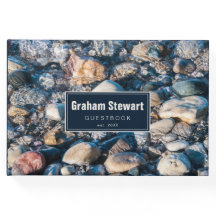 Gastenboek voor rotsliefhebbers met strandstenen