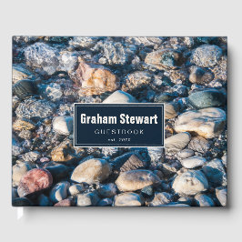 Gastenboek voor rotsliefhebbers met strandstenen