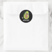 Gasvocado Grappig Scheten Avocado Pun Donker BG Ronde Sticker (Tas)