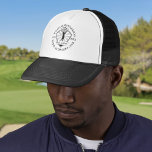 Gat in één Klassiek gepersonaliseerd Golf Trucker Pet<br><div class="desc">Met een oud stempel-effect klassiek retrodesign. Geef de naam,  het nummer van de locatie en de datum een persoonlijk tintje om een fantastisch golfspel te creëer om dat fantastische gat in één te vieren. Ontworpen door: Thisnotme©</div>