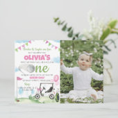 Gat In Een Roze Meisje 1e Verjaardag Uitnodiging (Staand voorkant)