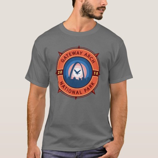 Gateway Arch National Park Retro Compass Embleem T-shirt (Voorkant)
