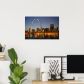 Gateway Arch St. Louis Mississippi bij nacht Poster (Thuiskantoor)