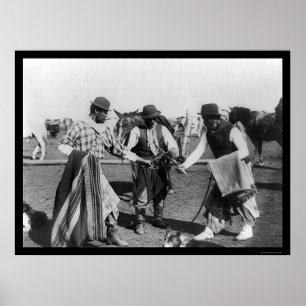 Gauchos in een Mock Sword Fight in Argentinië 1895 Poster