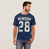 Gavin Newsom 2028 voor President nummer 28 T-shirt (Voorkant volledig)
