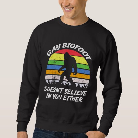 Gay Bigfoo Rainbow Sasquatch Retro Pro Trui (Voorkant)