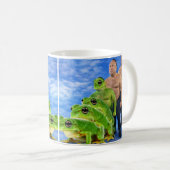 Gay Frog Conspiracy Meme Mok – Satirisch Internet (Voorkant rechts)